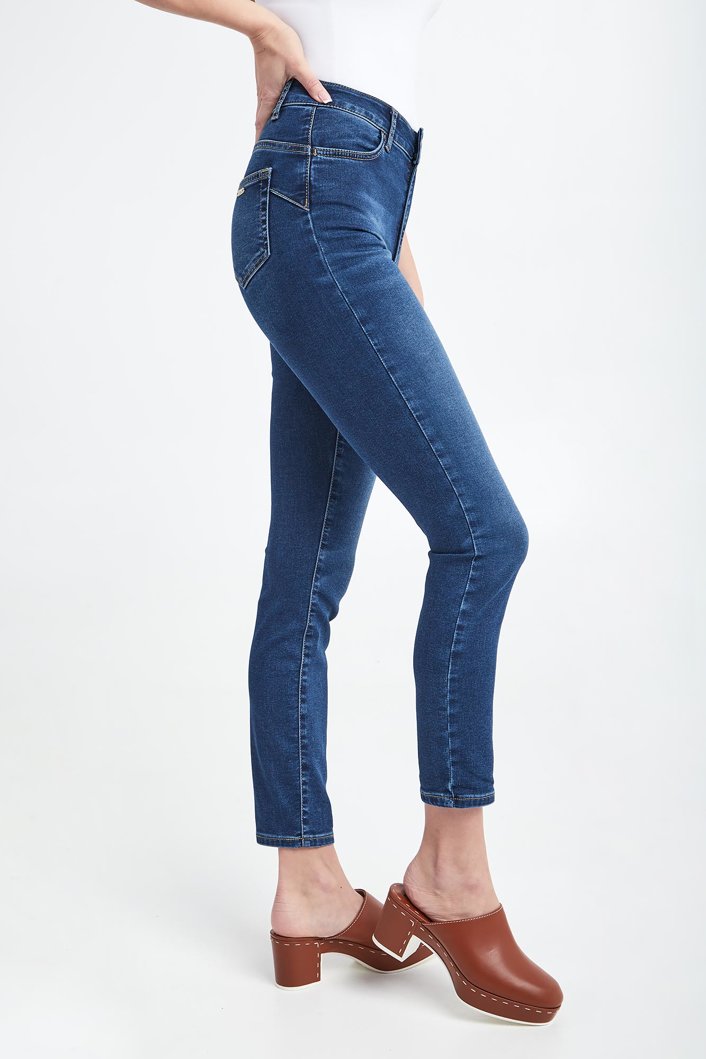 Jeans in denim